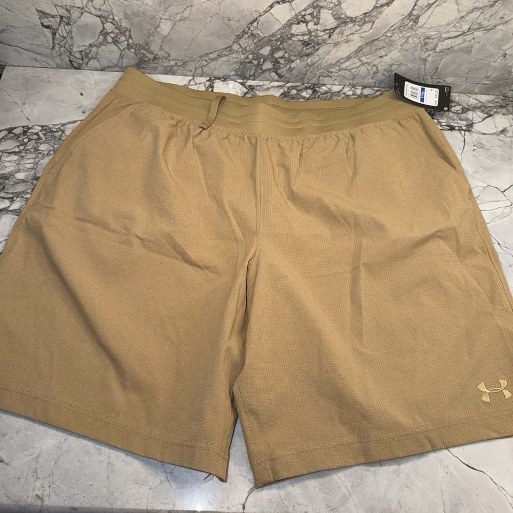 Under Armour Men's XL Vented Motivate Shorts Tan Khaki NEW